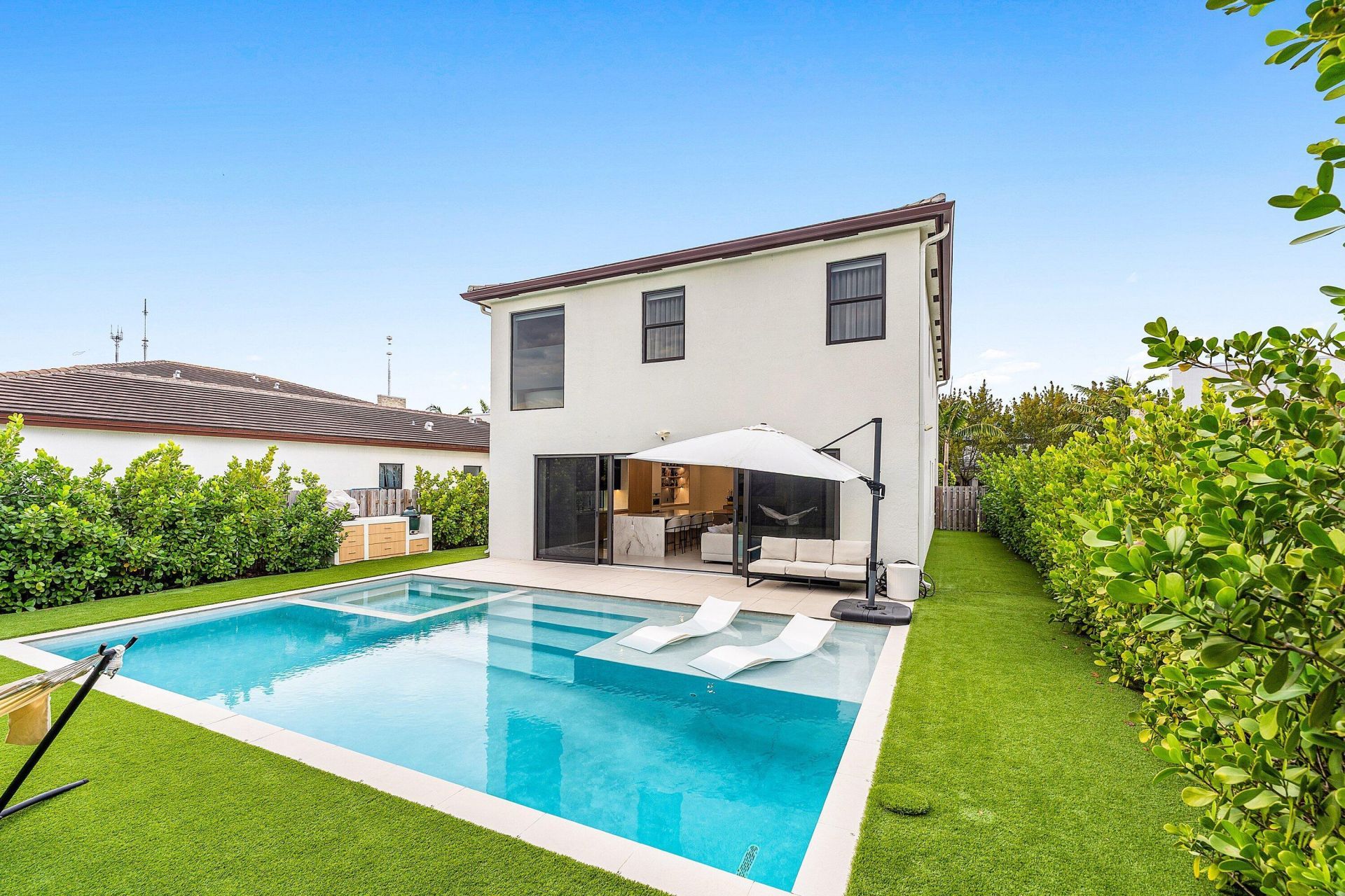 312 NE 210th Way, Miami, FL 33179 Photo