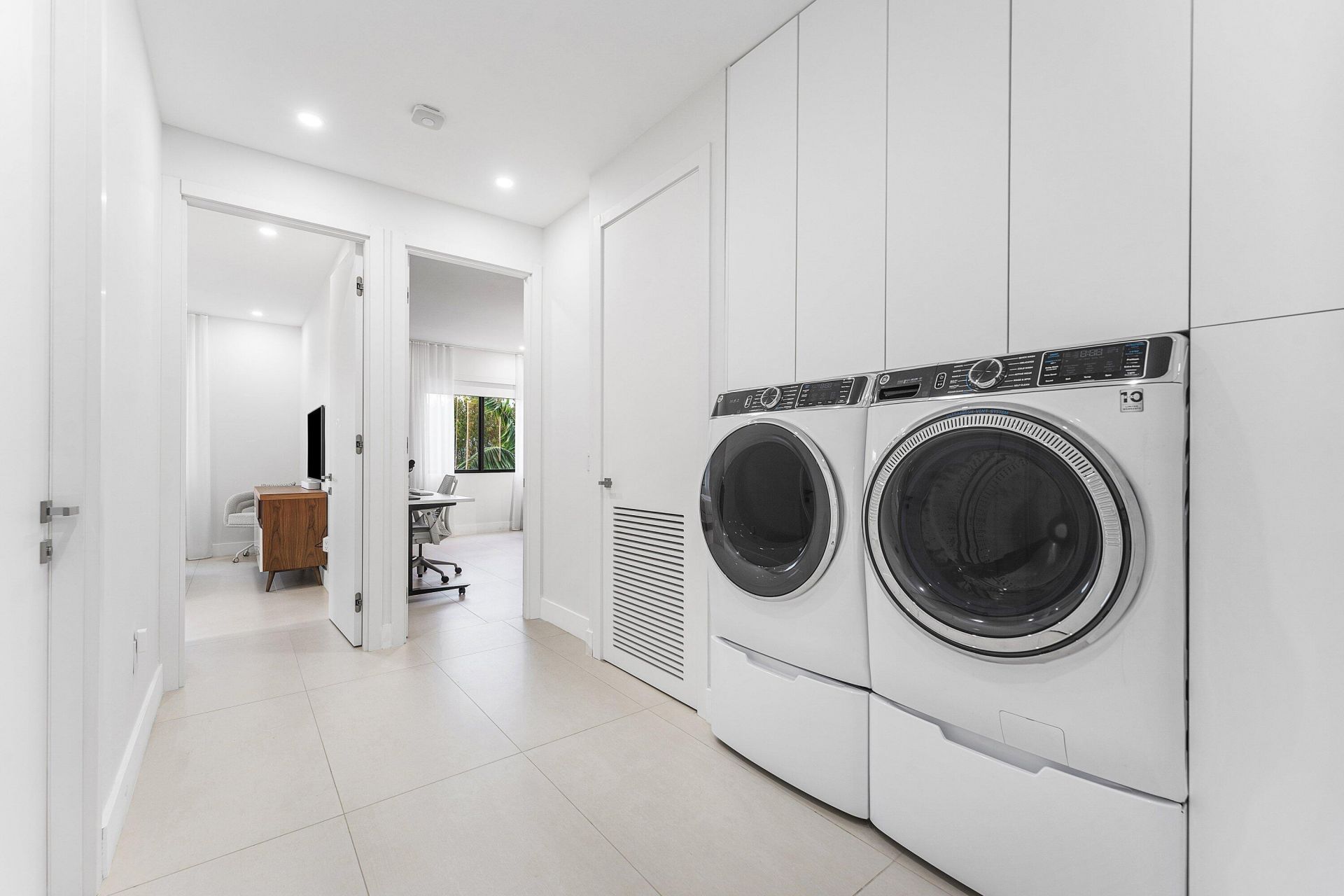 312 NE 210th Way, Miami, FL 33179 Photo