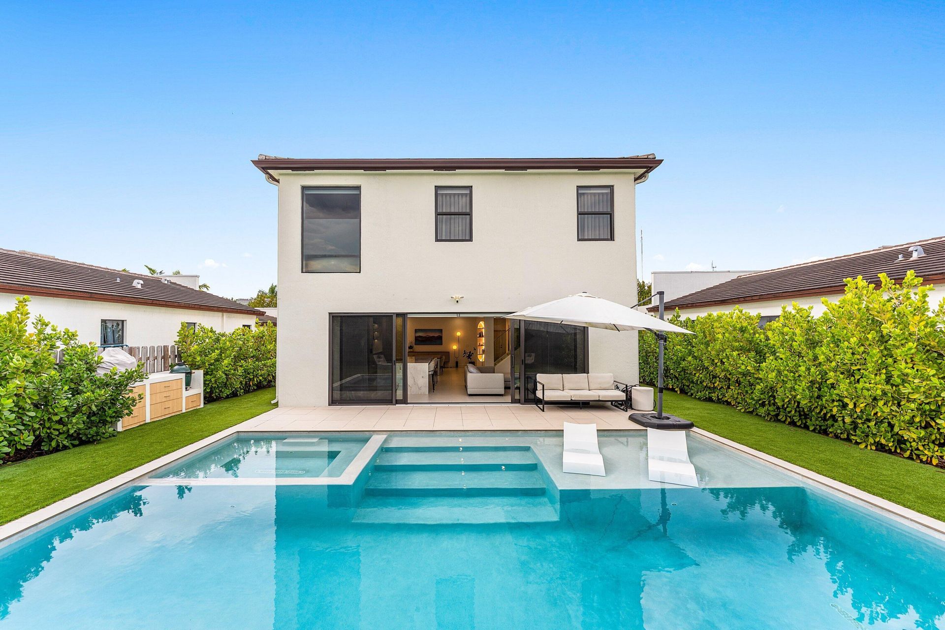 312 NE 210th Way, Miami, FL 33179 Photo