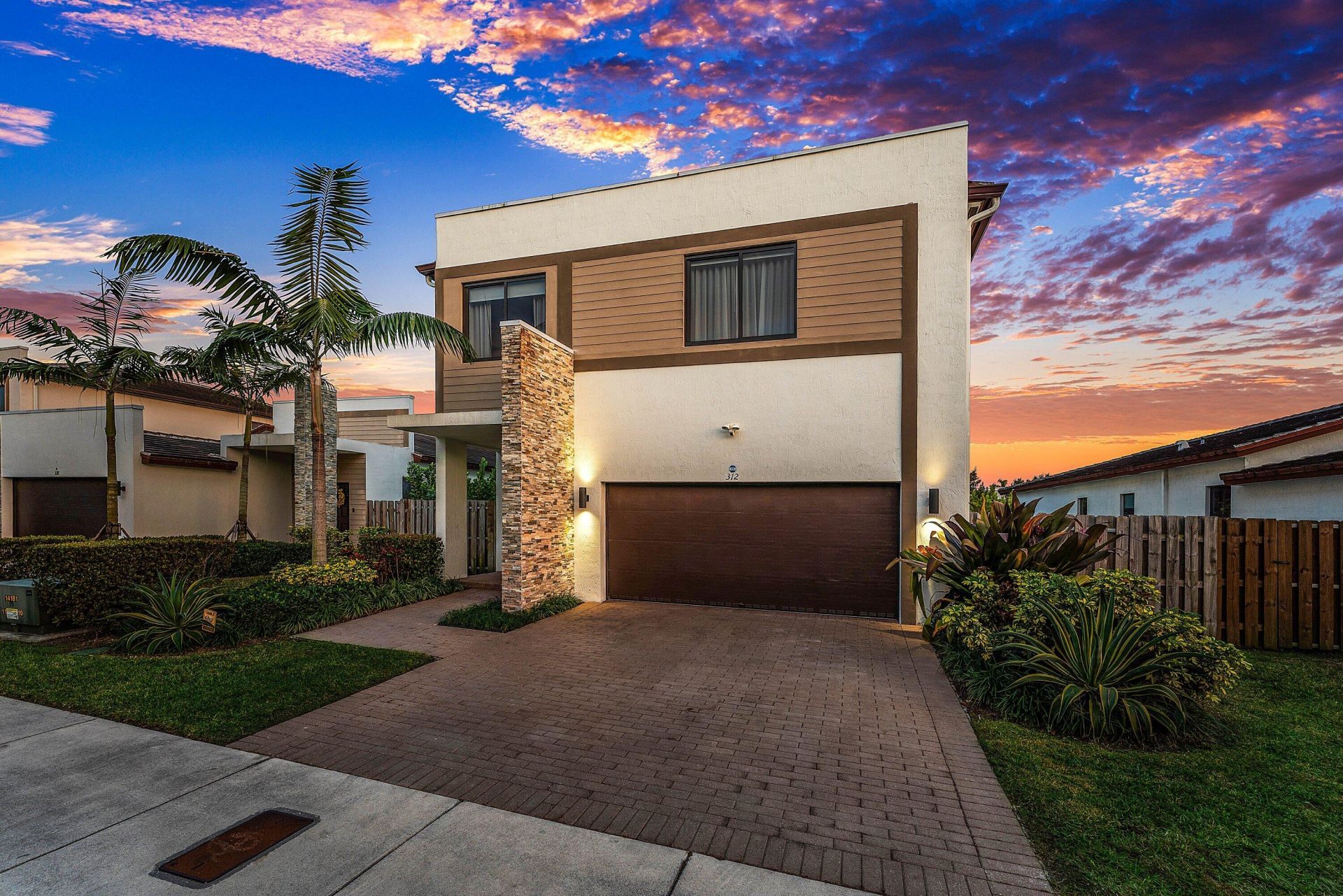 312 NE 210th Way, Miami, FL 33179 Photo