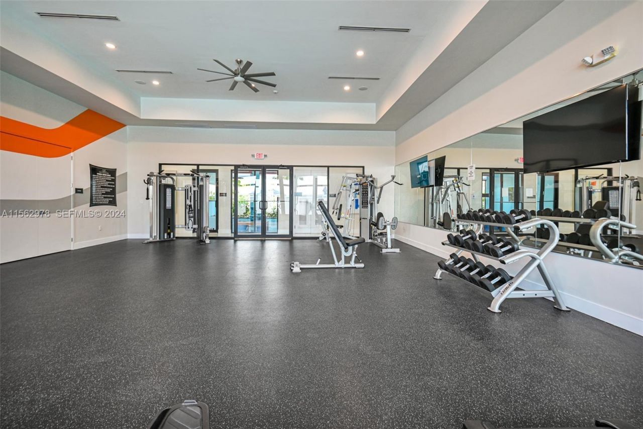 312 NE 210th Way, Miami, FL 33179 Photo