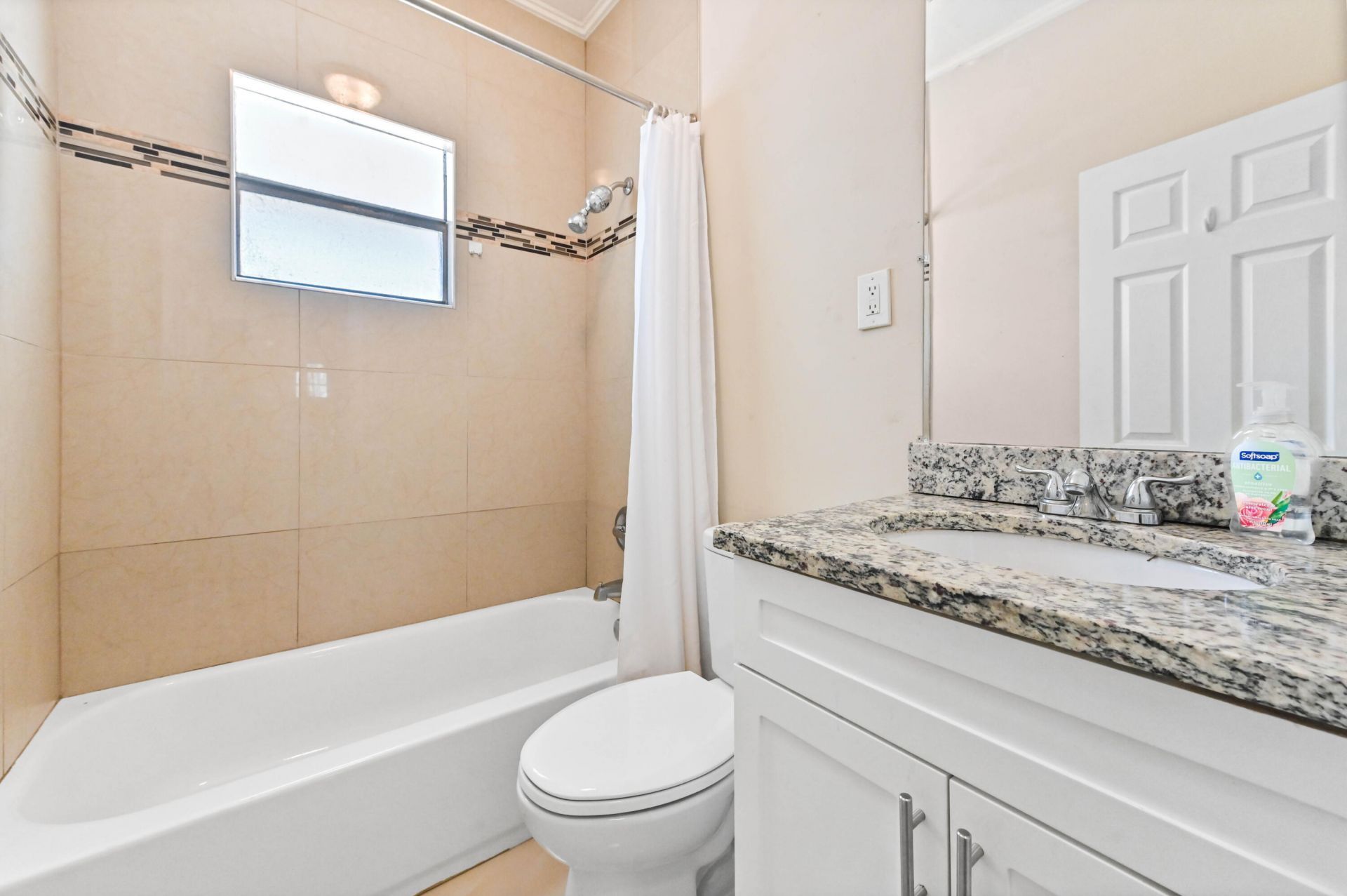 444 Monroe Drive, West Palm Beach, FL 33405 Photo