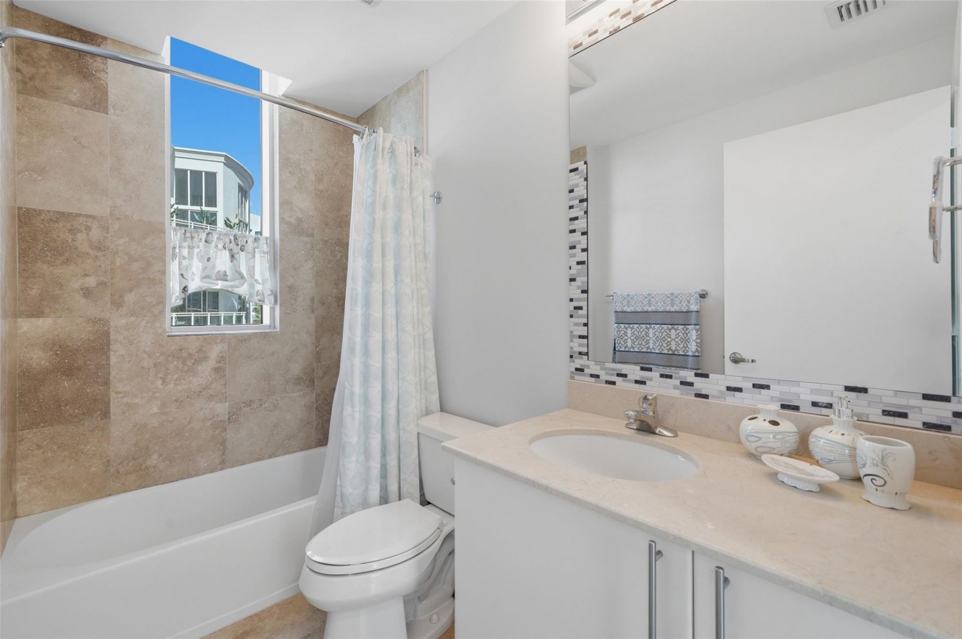 3030 NE 188th Street, Unit 408, Aventura, FL 33180 Photo