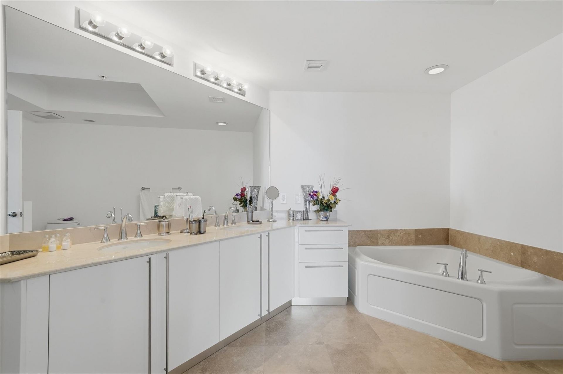 3030 NE 188th Street, Unit 408, Aventura, FL 33180 Photo