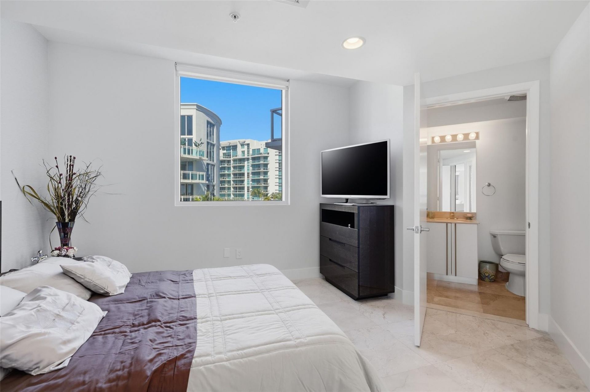 3030 NE 188th Street, Unit 408, Aventura, FL 33180 Photo