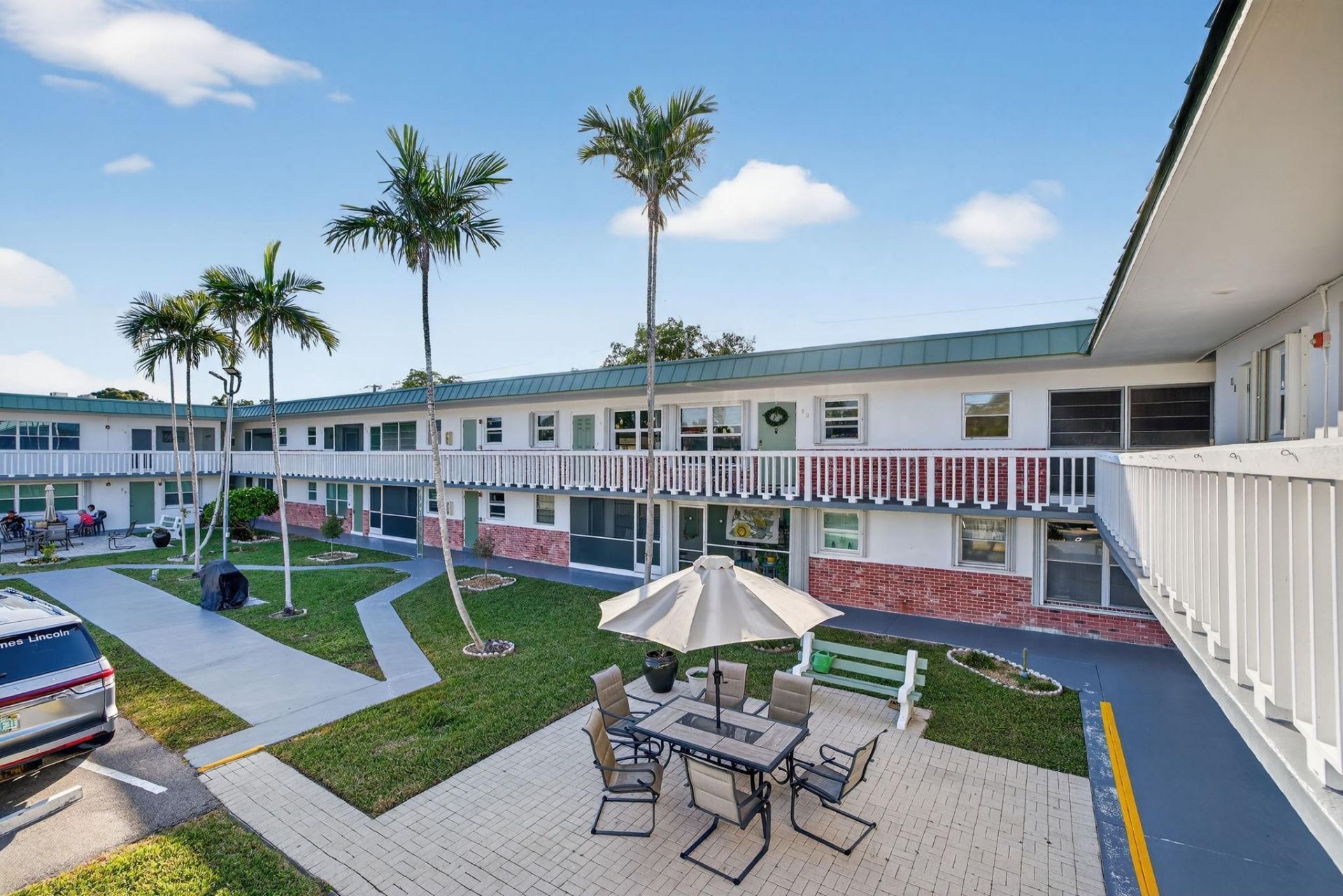 1354 N 12th Court, Unit 7B, Hollywood, FL 33019 Photo