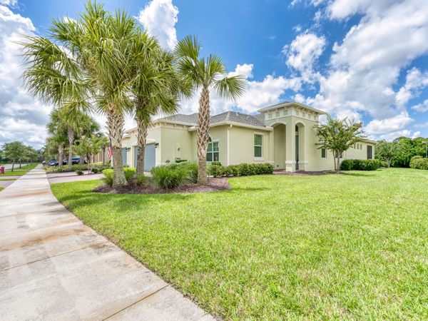 11008 SW Winding Lakes Circle, Port St. Lucie, FL 34987