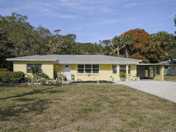 2049 50th Avenue, Vero Beach, FL 32966