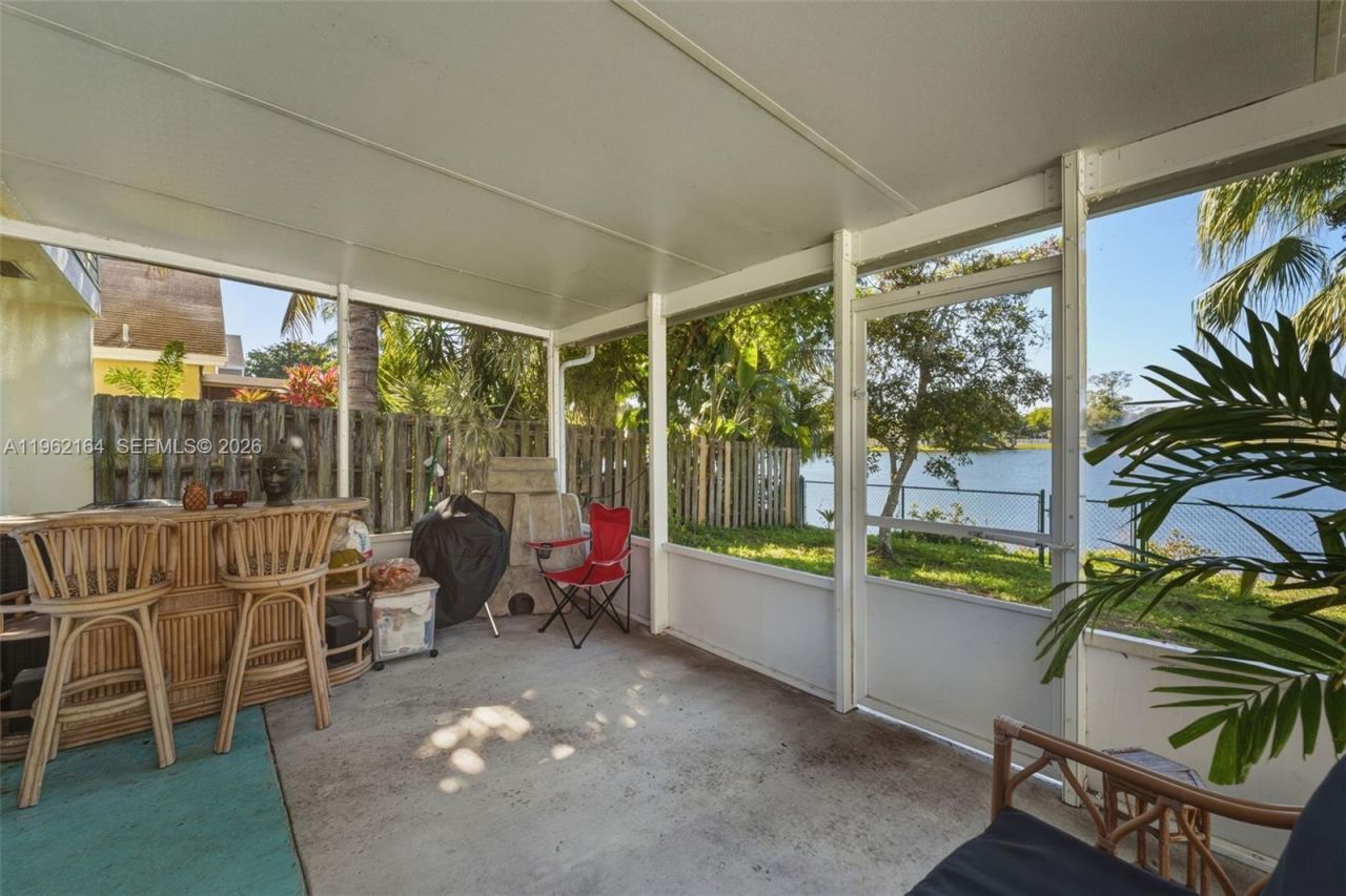 235 SW 159th Way, Sunrise, FL 33326 Photo