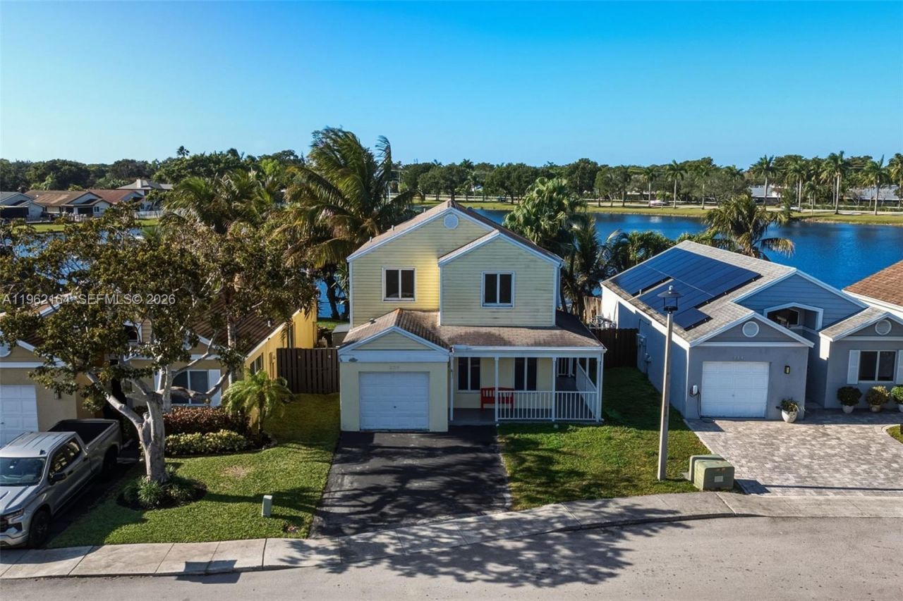 235 SW 159th Way, Sunrise, FL 33326 Photo