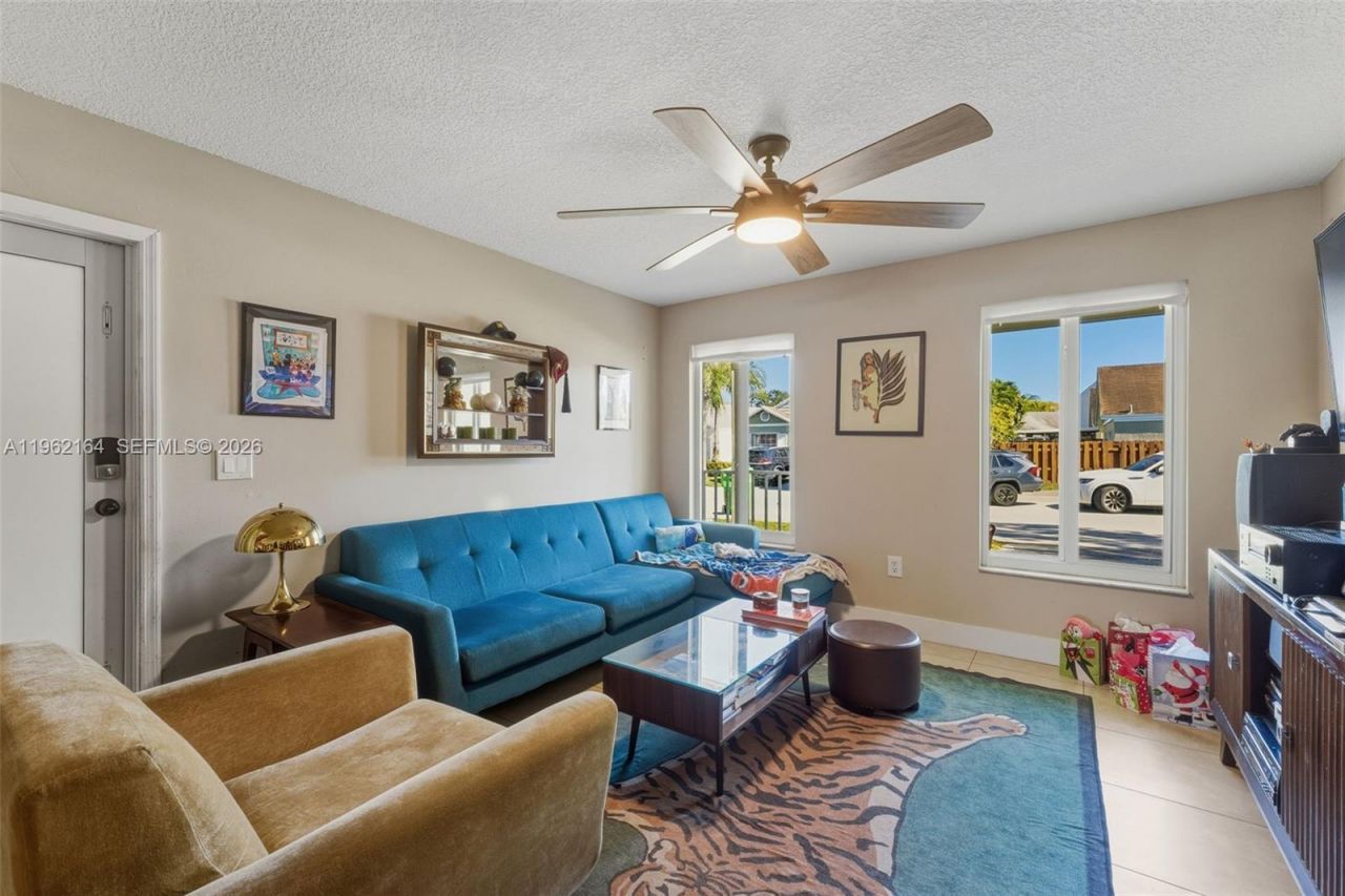 235 SW 159th Way, Sunrise, FL 33326 Photo