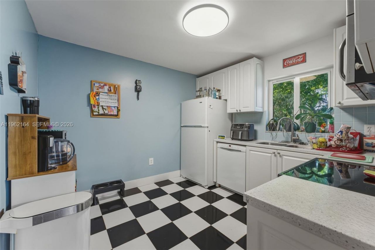 235 SW 159th Way, Sunrise, FL 33326 Photo