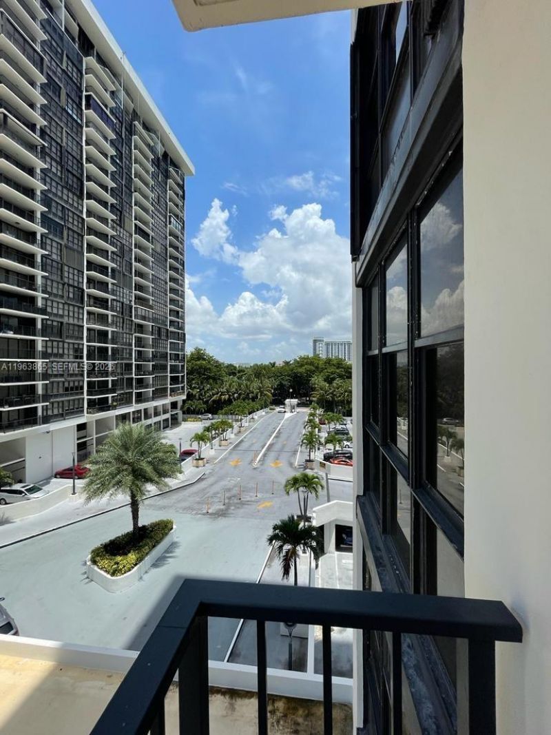 1865 Brickell Ave , Unit A614, Miami, FL 33129 Photo