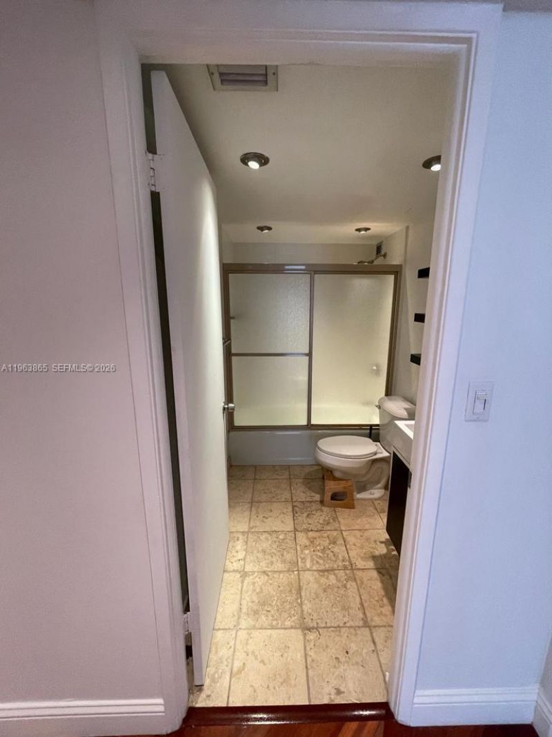 1865 Brickell Ave , Unit A614, Miami, FL 33129 Photo