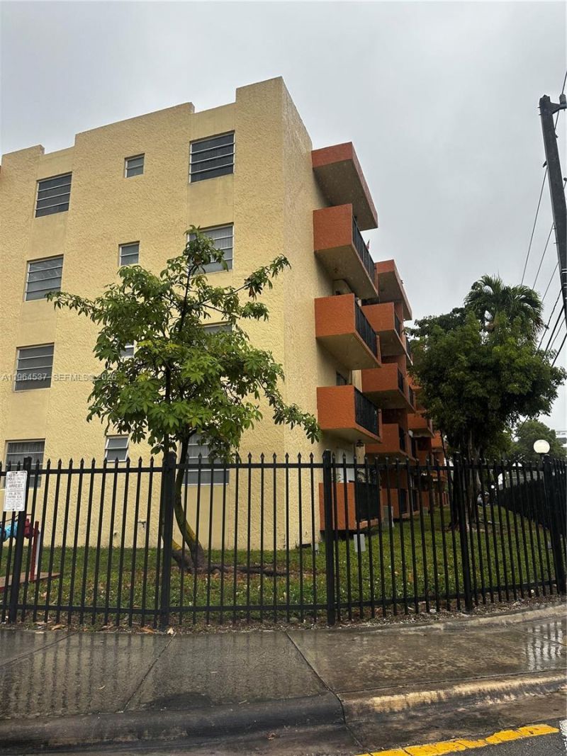 677 SW 9th Ave, Unit 303, Miami, FL 33130 Photo