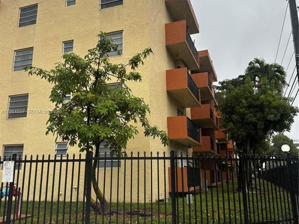 677 SW 9th Ave, Unit 303, Miami, FL 33130