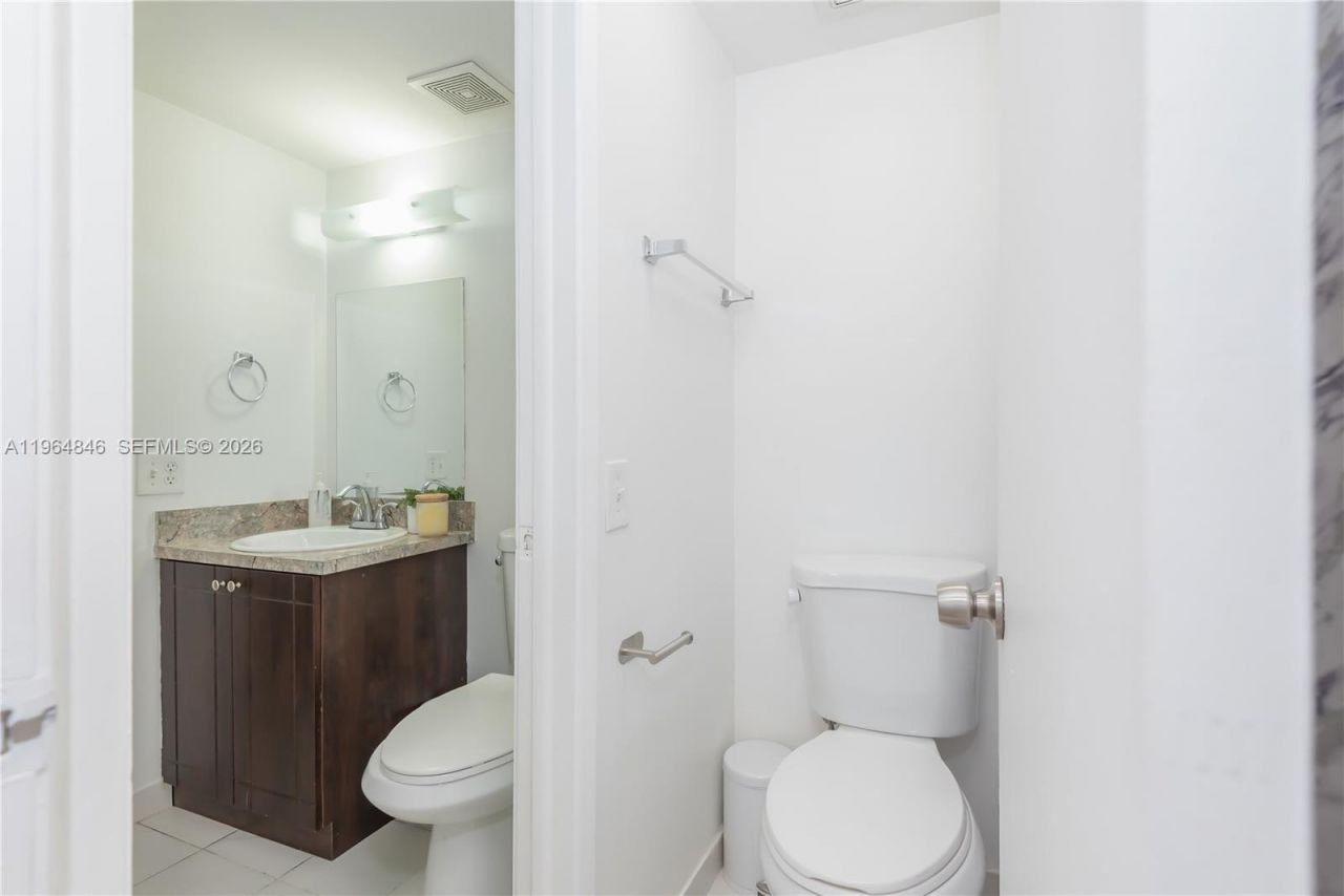 8885 Fontainebleau Blvd, Unit 205, Miami, FL 33172 Photo