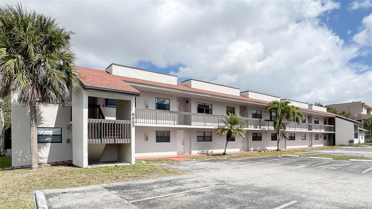 8885 Fontainebleau Blvd, Unit 205, Miami, FL 33172 Photo