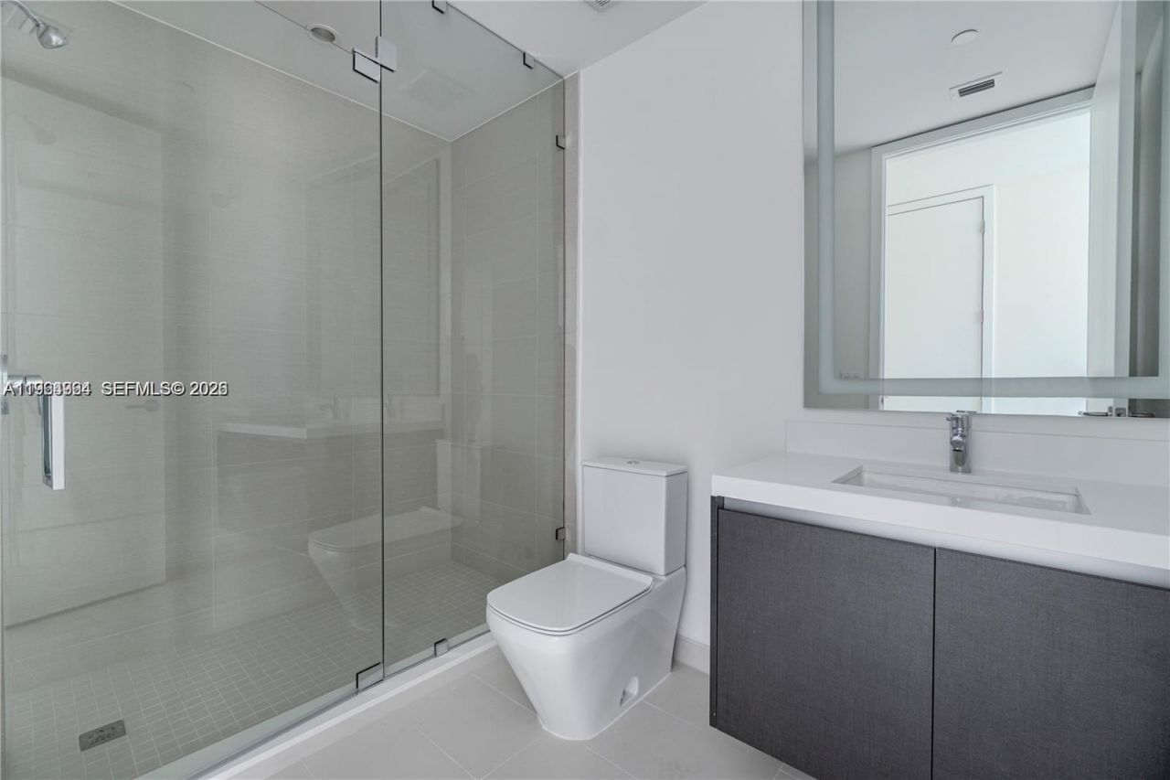 851 NE 1st Ave, Unit 4911, Miami, FL 33132 Photo