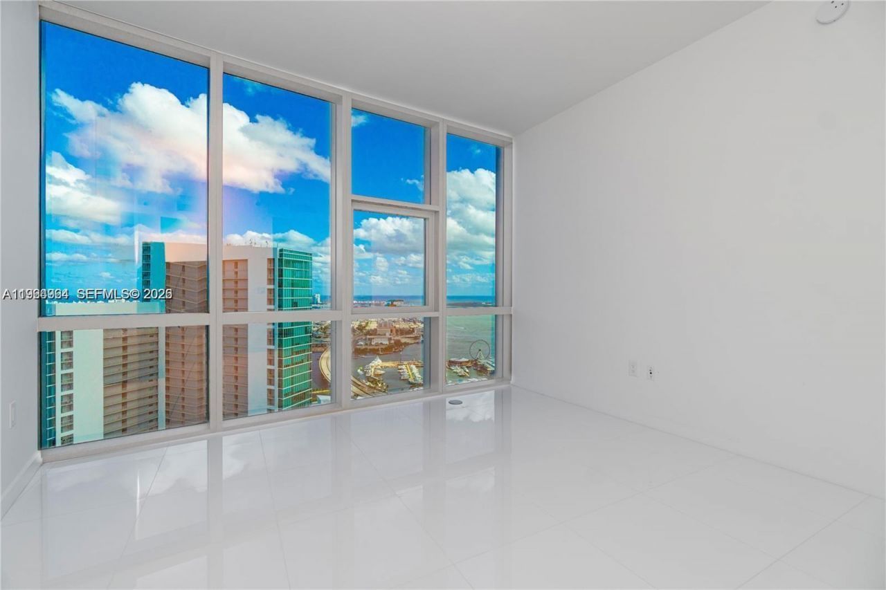 851 NE 1st Ave, Unit 4911, Miami, FL 33132 Photo