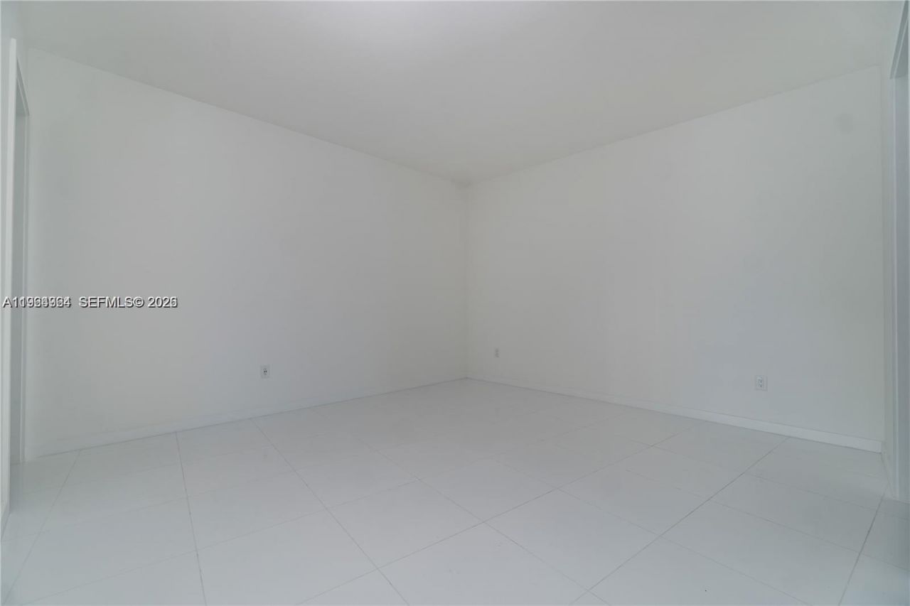 851 NE 1st Ave, Unit 4911, Miami, FL 33132 Photo