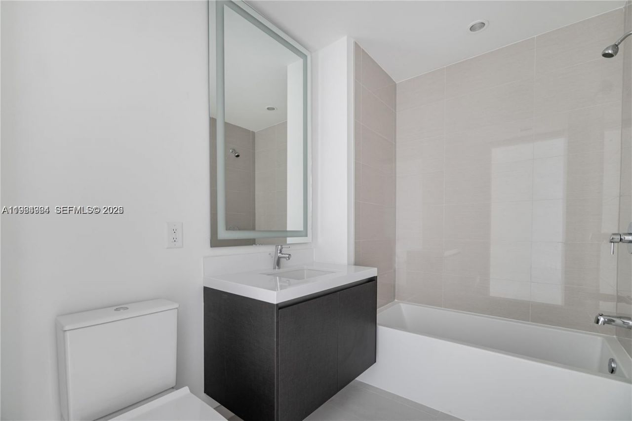 851 NE 1st Ave, Unit 4911, Miami, FL 33132 Photo