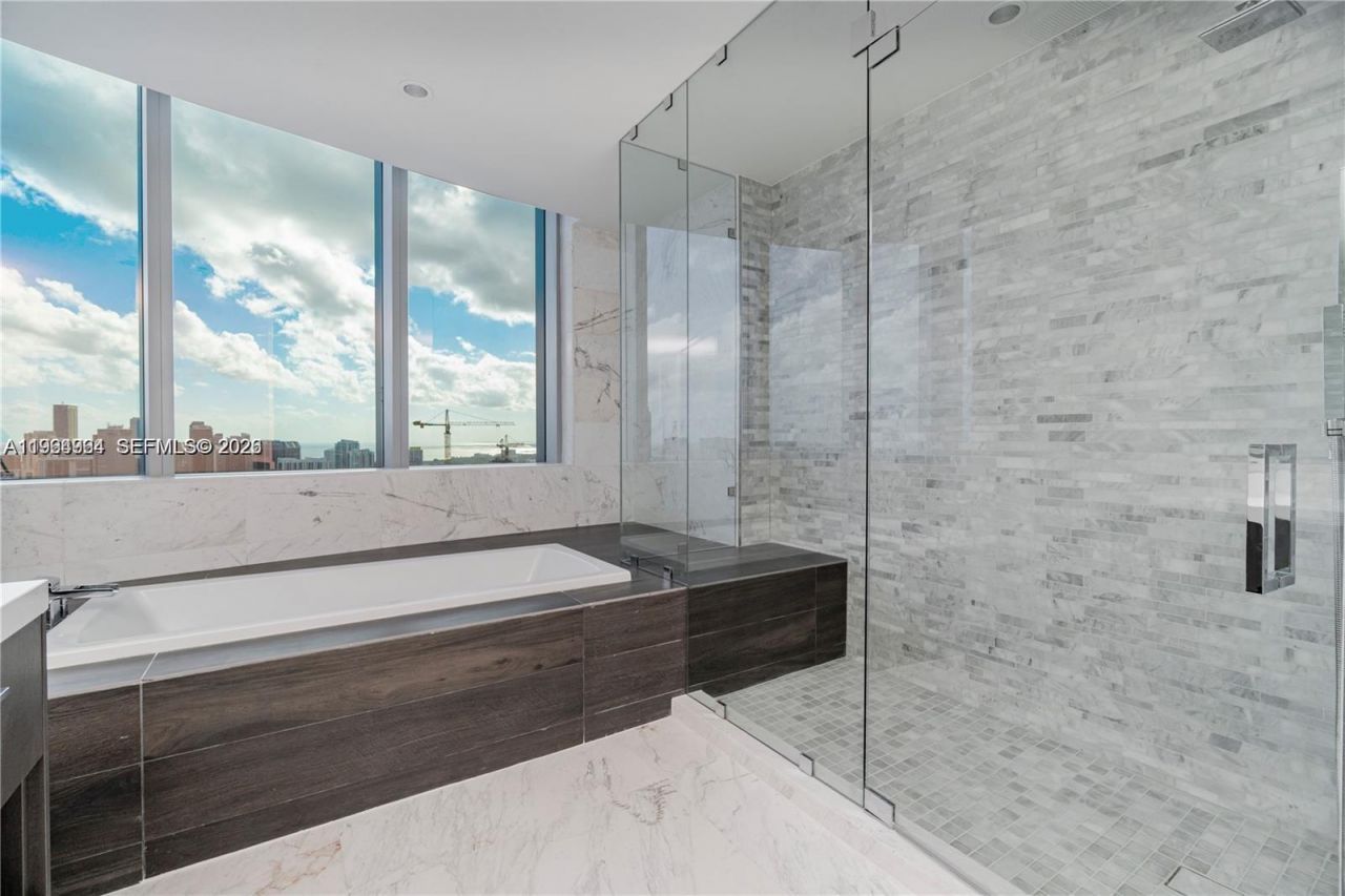 851 NE 1st Ave, Unit 4911, Miami, FL 33132 Photo