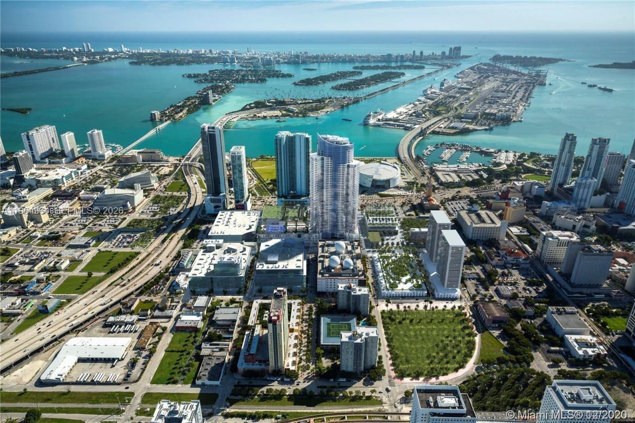 851 NE 1st Ave, Unit 4911, Miami, FL 33132 Photo