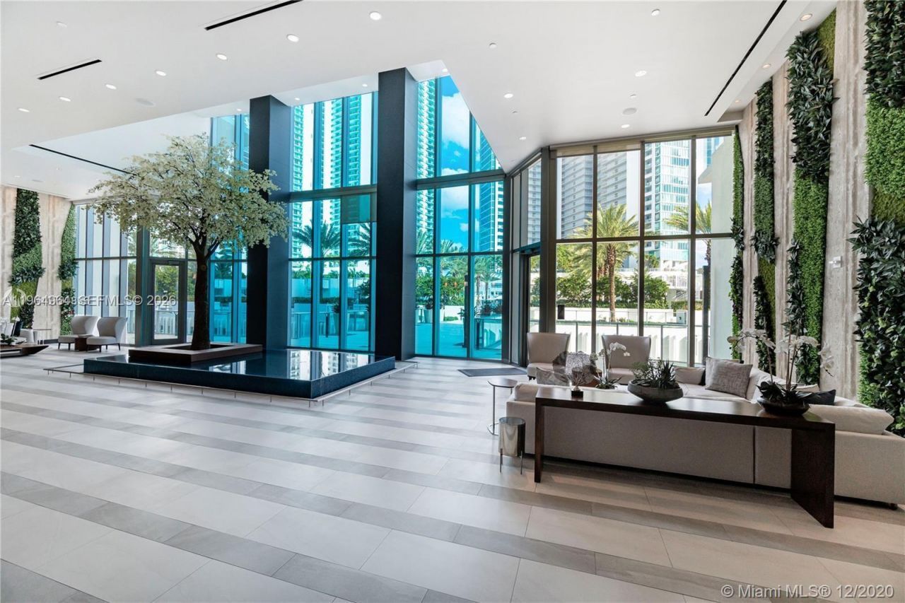 851 NE 1st Ave, Unit 4911, Miami, FL 33132 Photo