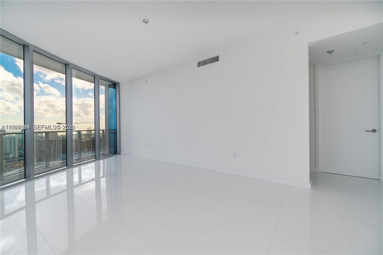 851 NE 1st Ave, Unit 4911, Miami, FL 33132 Photo