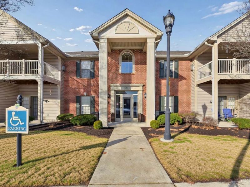 8021 Pinnacle Point Drive, Unit 204, West Chester, OH 45069 Photo 1