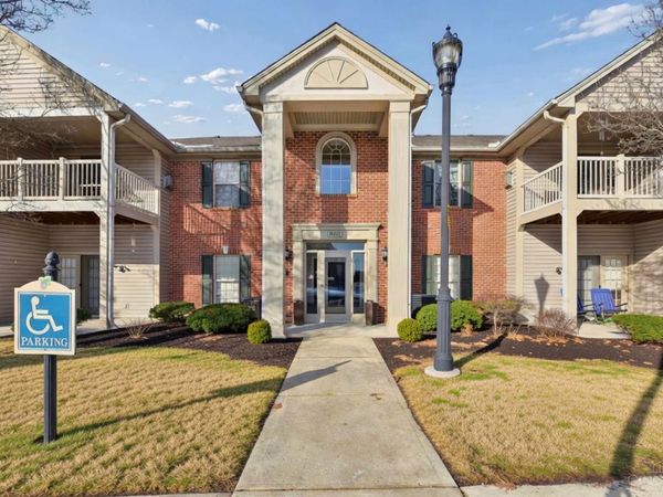 8021 Pinnacle Point Drive, Unit 204, West Chester, OH 45069