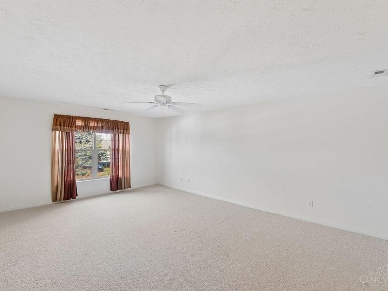 8021 Pinnacle Point Drive, Unit 204, West Chester, OH 45069 Photo 10