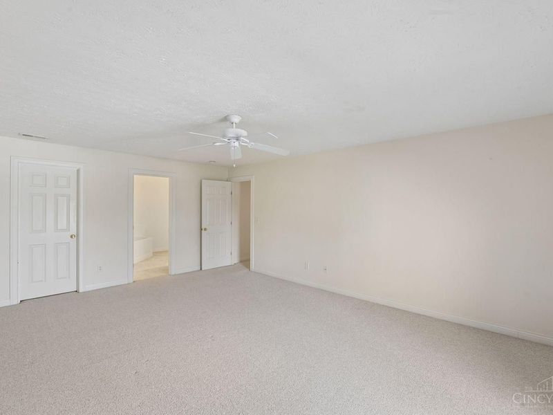 8021 Pinnacle Point Drive, Unit 204, West Chester, OH 45069 Photo 11