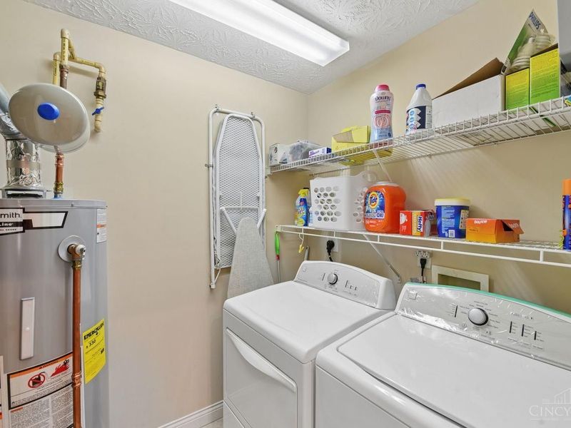 8021 Pinnacle Point Drive, Unit 204, West Chester, OH 45069 Photo 14