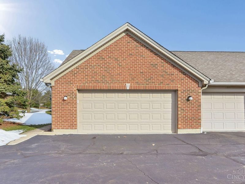 8021 Pinnacle Point Drive, Unit 204, West Chester, OH 45069 Photo 17