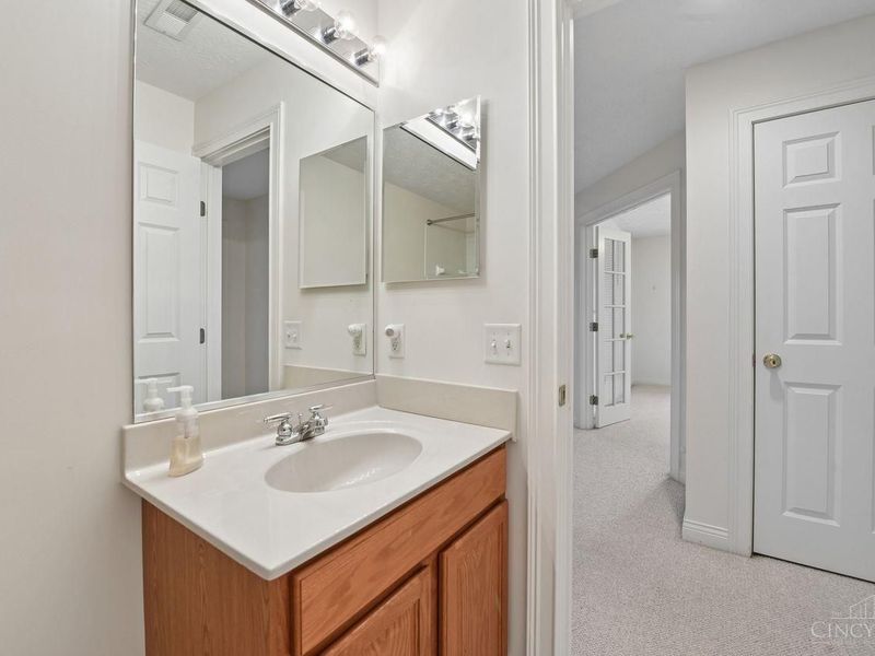 8021 Pinnacle Point Drive, Unit 204, West Chester, OH 45069 Photo 37