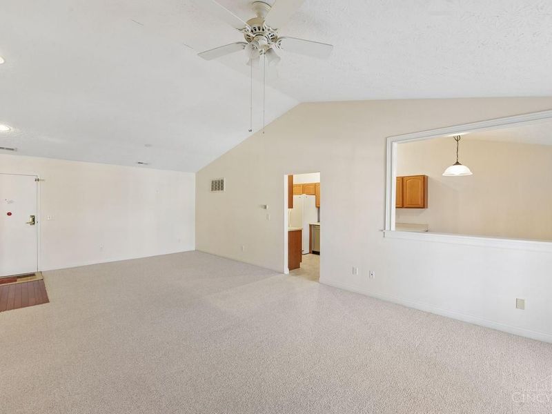 8021 Pinnacle Point Drive, Unit 204, West Chester, OH 45069 Photo 6