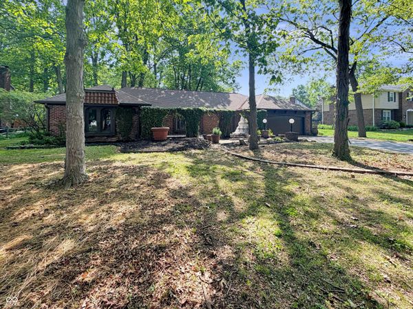 6811 Kingman Drive, Indianapolis, IN 46256
