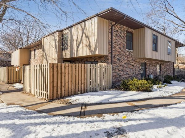 2425 Unity Avenue N, Golden Valley, MN 55422