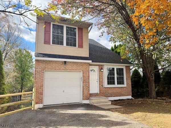 1004 Hill St, Phillipsburg, NJ 08865