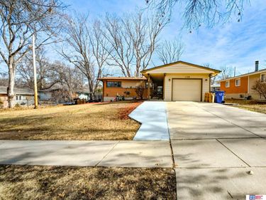 1130 Colony Lane, Lincoln, NE 68505