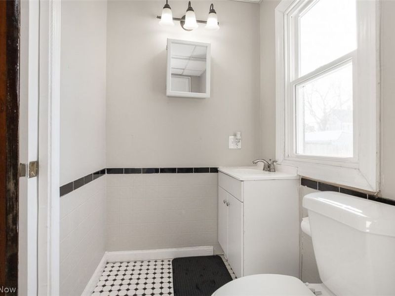 6914 Polonia Avenue, Cleveland, OH 44105 Photo 9