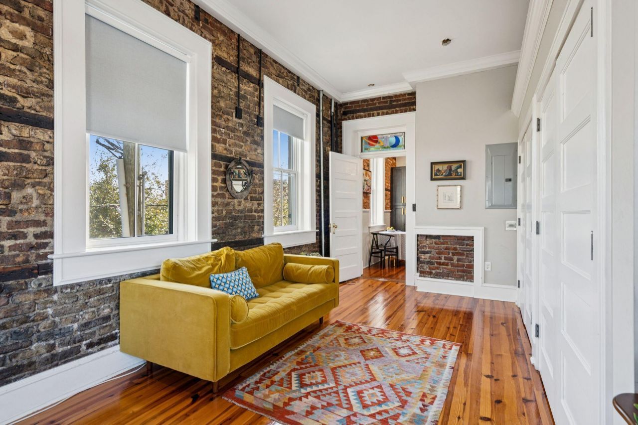 28 1/2 Hasell Street Photo 27