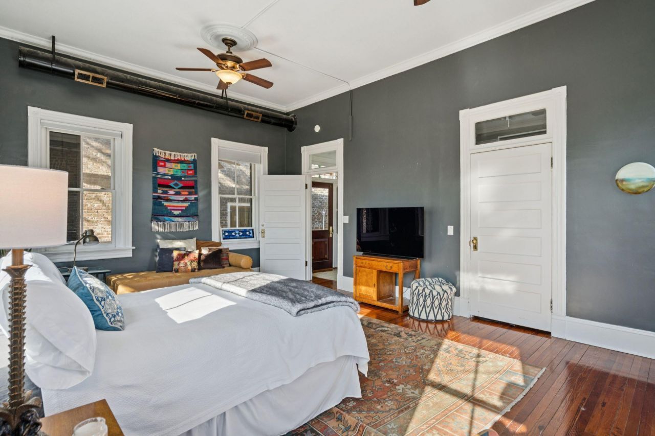 28 1/2 Hasell Street Photo 38