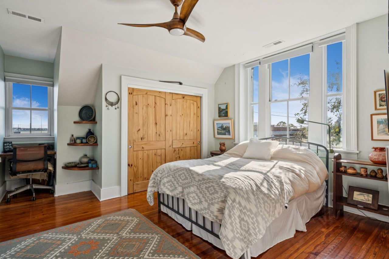 28 1/2 Hasell Street Photo 43