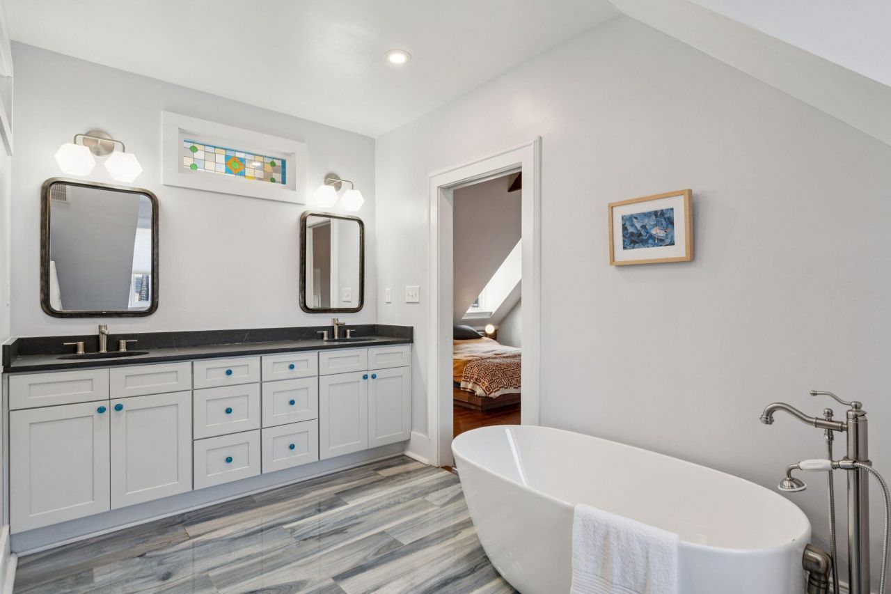 28 1/2 Hasell Street Photo 47