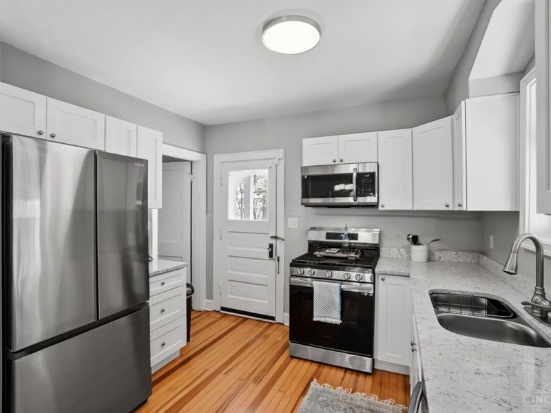 1945 Lawn Avenue, Cincinnati, OH 45237 Photo 7