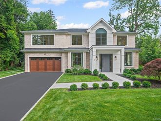 7 Mirrielees Road Great Neck, NY 11021