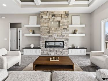 21825 Parkview Drive, Gretna, NE 68028